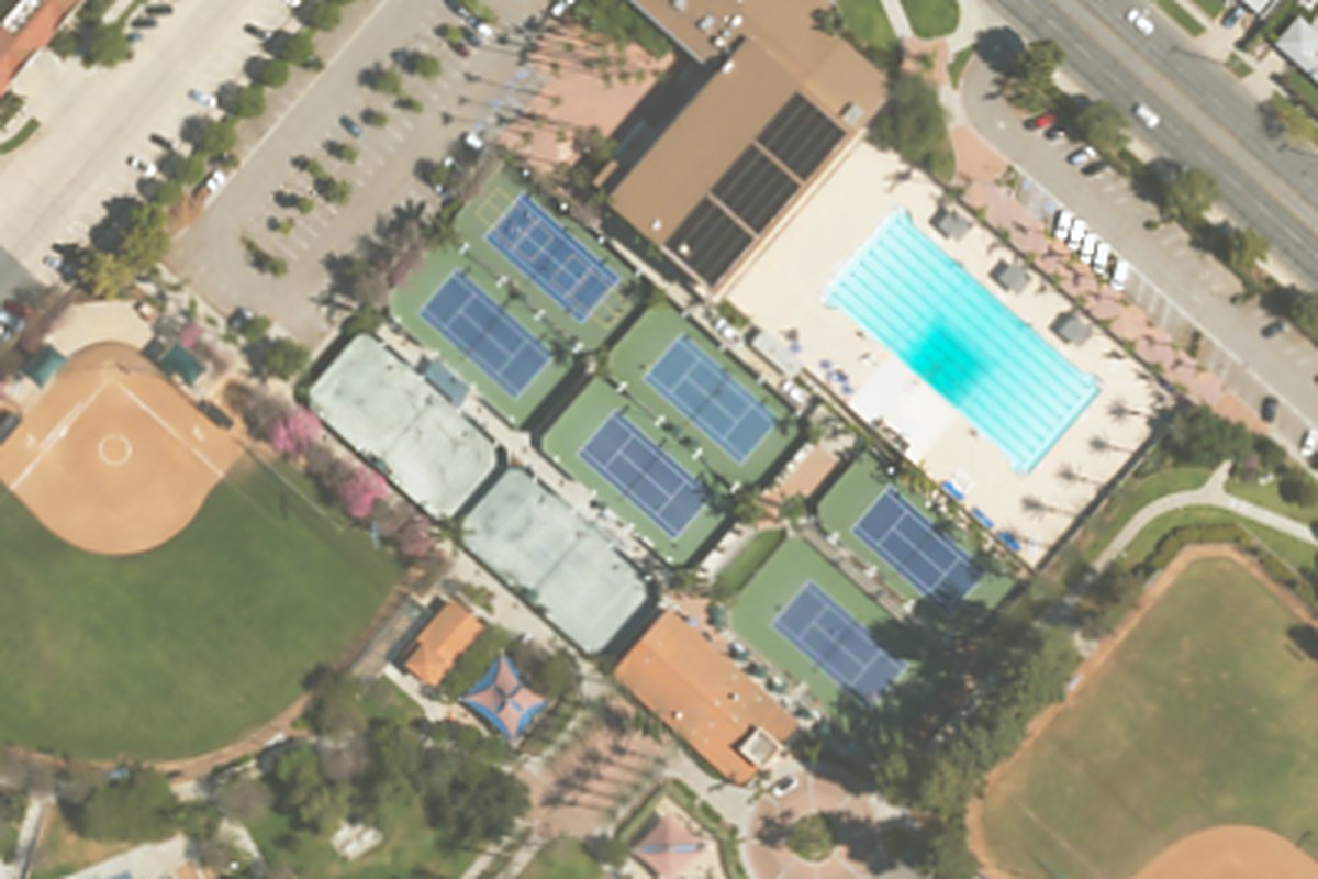 Aerial photo of Burbank Tennis Center from May 4, 2022, with the pickleball courts outlined.