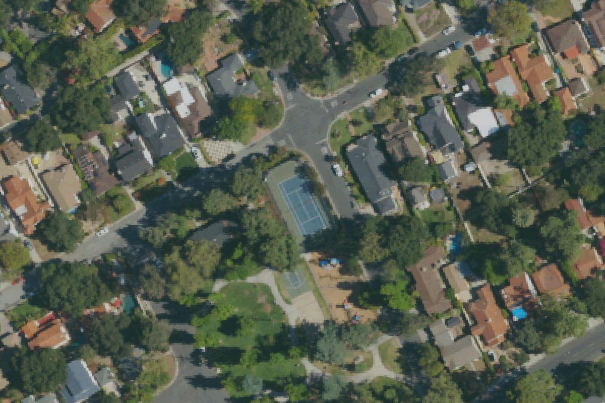 Aerial photo of Glenoaks Park from May 11, 2022, with the tennis court outlined.